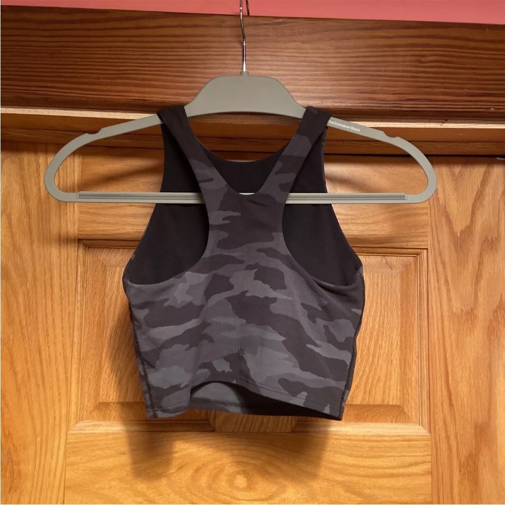 ATHLETA Black Camo A-C Conscious Crop Yoga & Fitness Tank Top #531127 XS - Picture 2 of 4